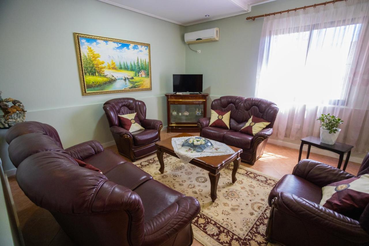 Vila Aulona Vlore Exterior photo